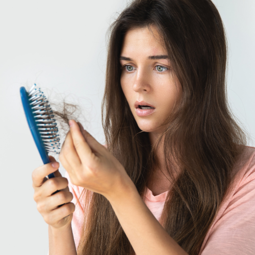 L'impact du stress et des hormones sur la chute des cheveux